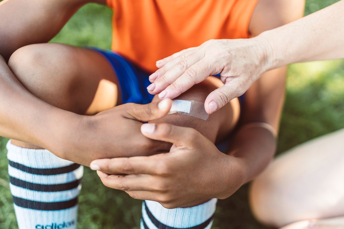 ألم الركبة عند الأطفال - علاج Pediatric Knee Pain - د. معتصم الدهون استشاري جراحة عظام الأطفال عمان الأردن